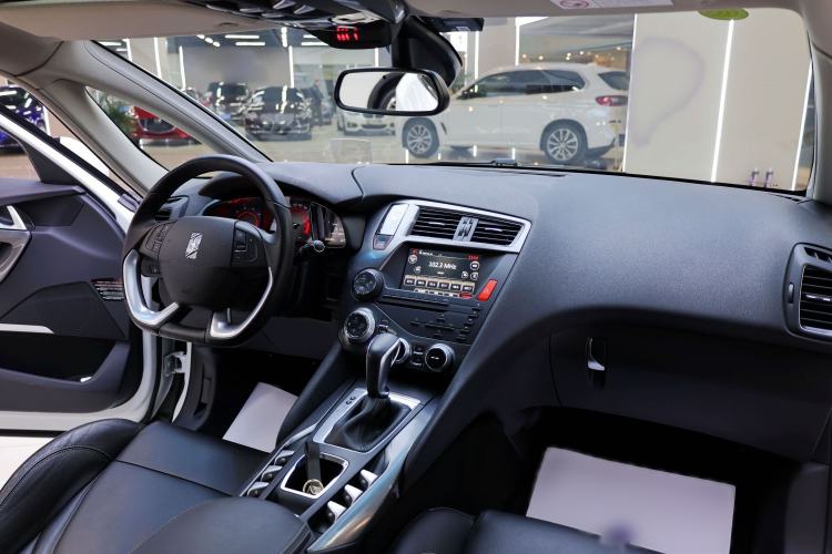 Used DS 5 2015 1.6T Luxury Edition THP160