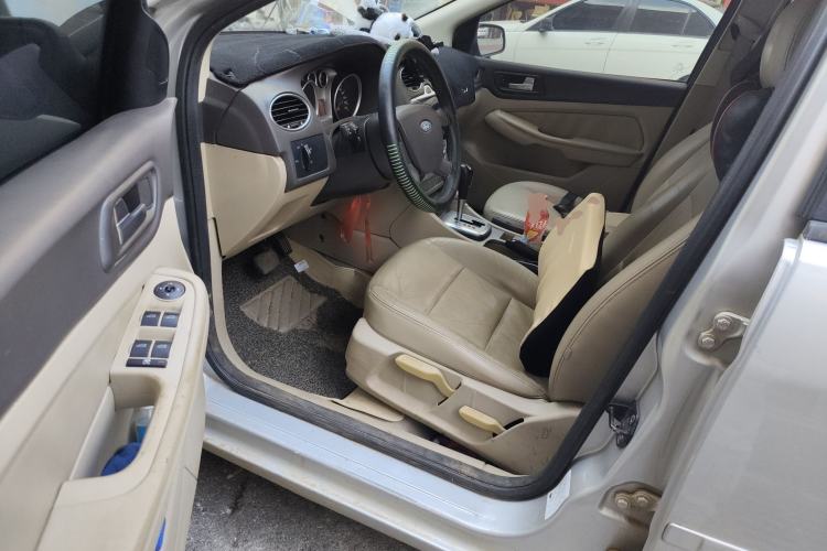 Used Ford Focus 2012 Sedan Classic 1.8L Automatic Fashion Edition
