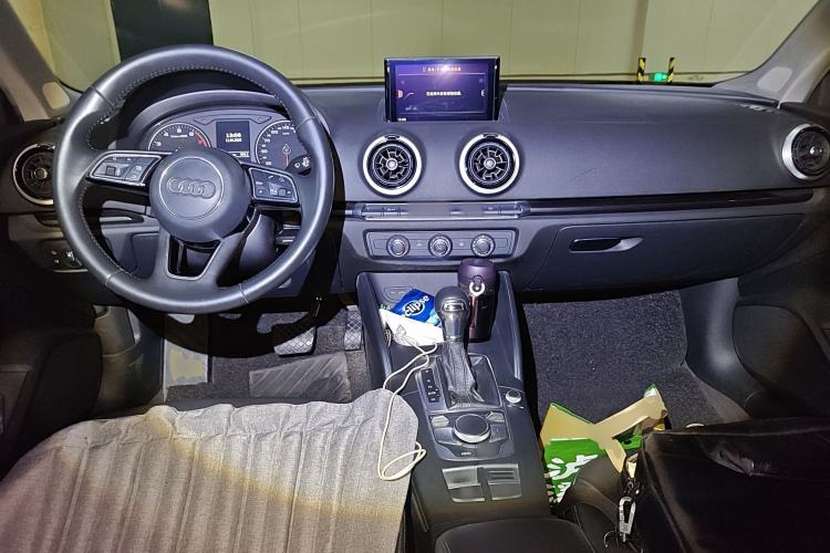 Used Audi A3 2018 30th Anniversary Edition Limousine 35 TFSI Fashion Model Center Console