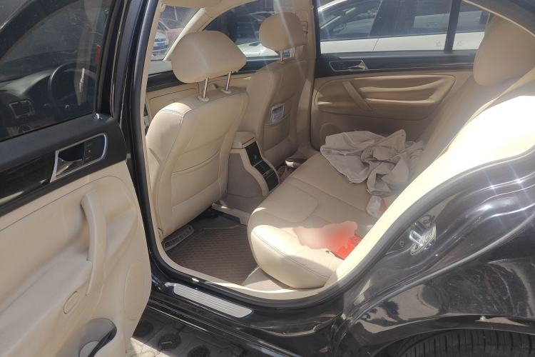 Used Volkswagen Passat 2009 2.0L MFI Automatic Luxury Edition