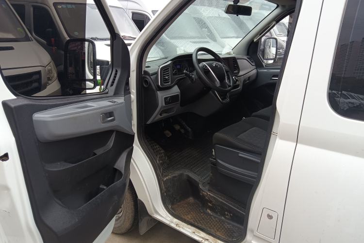 Used SAIC MAXUS Xintu V80 2023 2.0T Manual Classic Aoyuntong Short Wheelbase Ultra-Low Roof 5/6-Seater