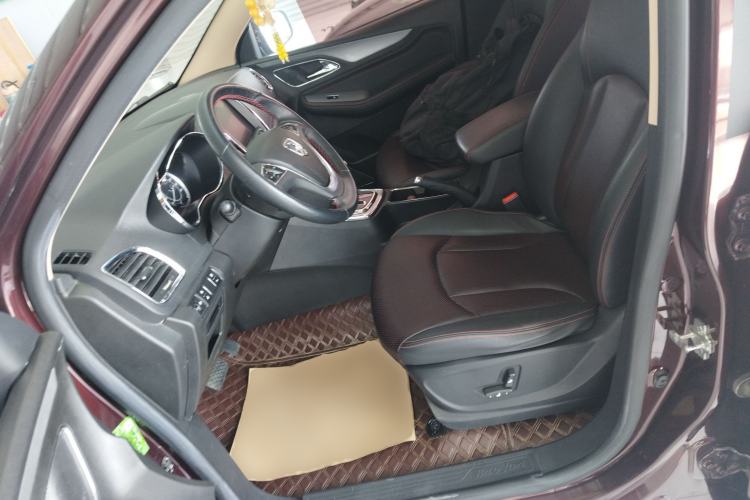 Used Baojun 560 2017 Rhythmic Edition 1.8L iAMT Prestige Model Left Front Seat