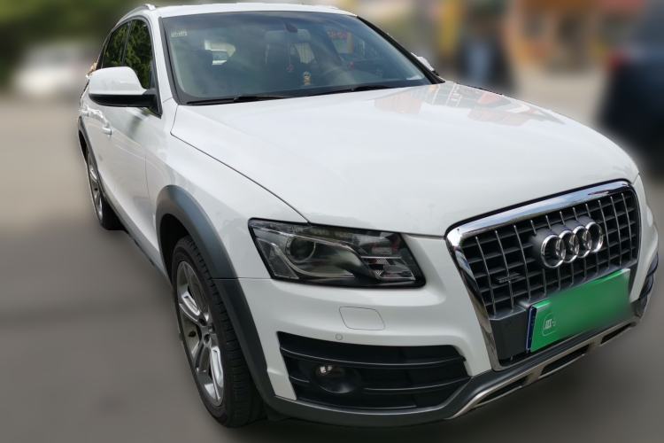 Used Audi Q5 2010 2.0TFSI Off-Road Version Front Right 45 Deg