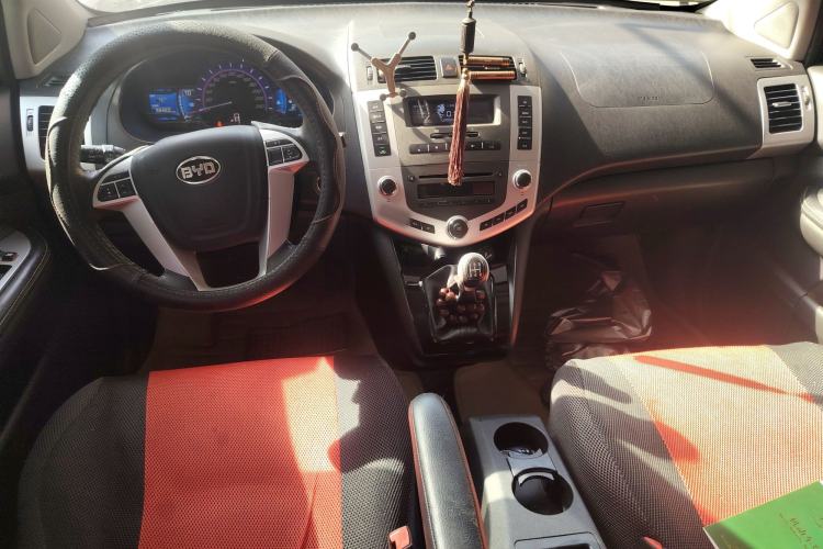 Used BYD S6 2013 Jingyue Edition 2.0L Manual Luxury Model 5 Seats
