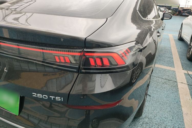 Used Volkswagen Lamando 2023 Lavida L 280TSI DSG Cool & Spicy Edition Right Rear Taillight