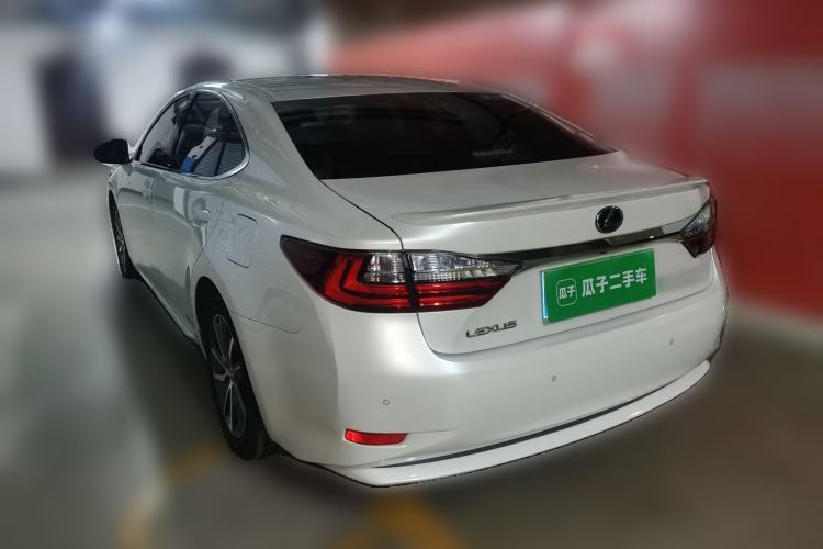 Used Lexus ES 2017 300h Mark Levinson Comfort Edition