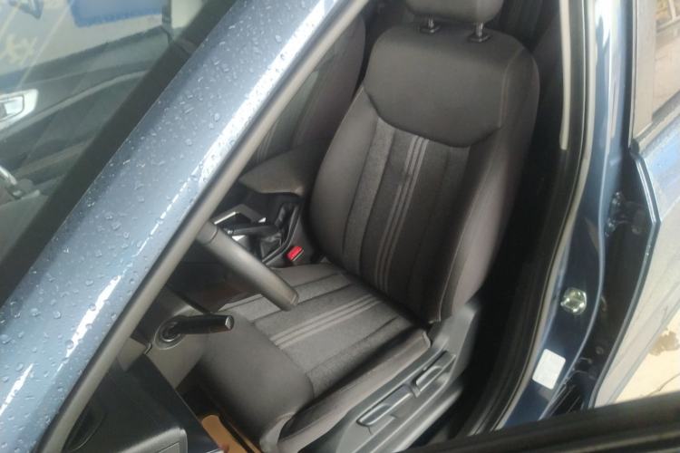 Used Wuling Jiachen 2022 1.5L Manual Enjoyment Elite Model
