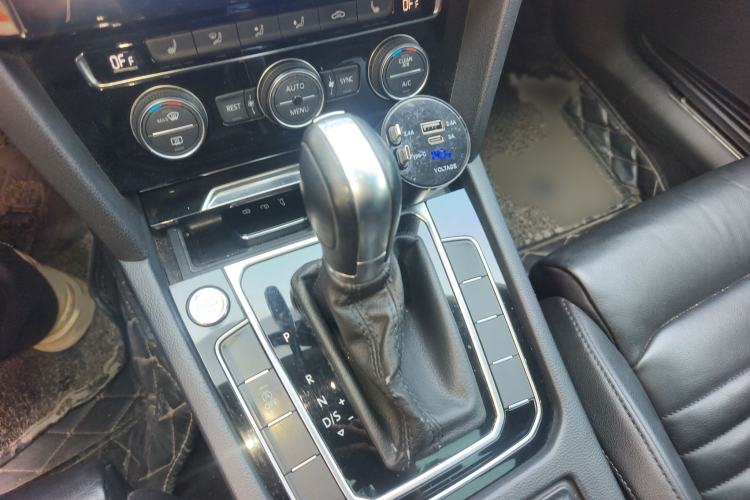 Used Volkswagen Magotan 2018 Facelift 330TSI DSG Luxury Model Gear Lever