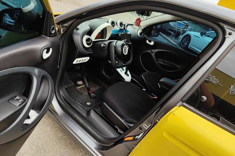 Used smart forfour 2016 1.0L 52 kW Dynamic Edition