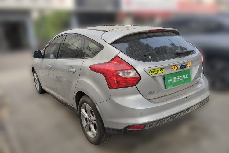 Used Ford Focus 2012 Hatchback 1.6L Manual Fashion Edition

