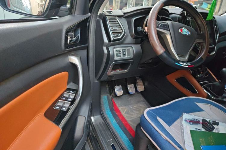 Used CHANGAN OSHAN CX70 2017 Facelifted CX70T 1.5T Manual High-Performance Edition