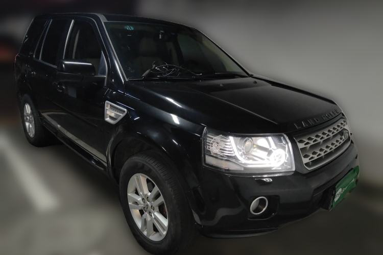 Used Land Rover Freelander 2 2013 2.2T SD4 SE Diesel Edition Front Right 45 Deg
