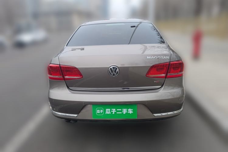 Used Volkswagen Magotan 2012 Revised Version 1.8TSI Leading Edition Rear