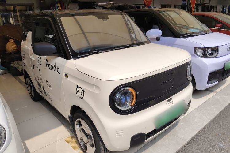 Used Geely Galaxy Panda 2023 Panda Mini 200km Dynamic Bear Front Right 45 Deg