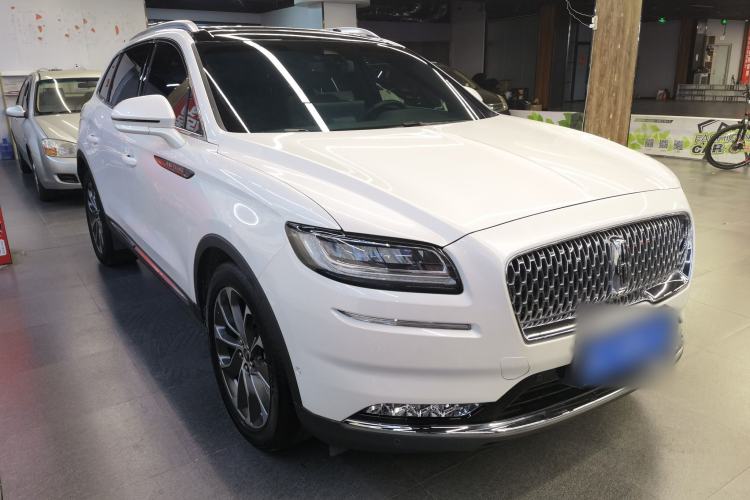 Used Lincoln Nautilus 2021 2.0T Four-Wheel Drive Luxury Edition Front Right 45 Deg