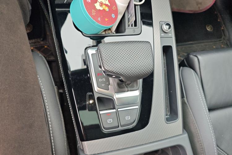 Used Audi Q5L 2024 40 TFSI Luxury Dynamic Edition Gear Lever