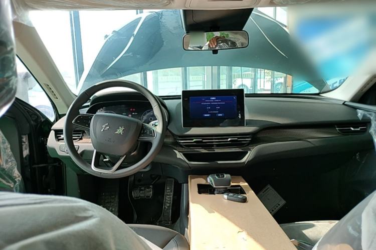 Used Hongqi E-QM5 2022 431 km Charge & Enjoy Edition
