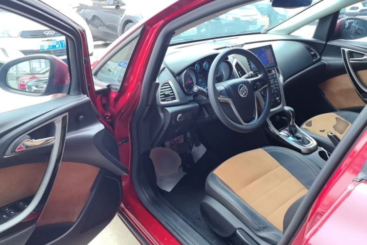 Used Buick GT 2014 XT 1.6L Automatic Fashion Edition Driver Seat