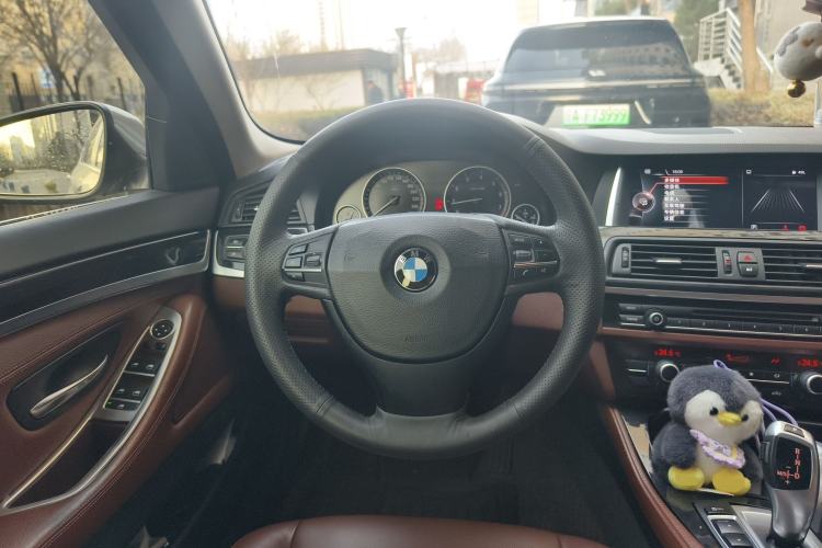 Used BMW 5 Series 2014 520Li Elegant Model
