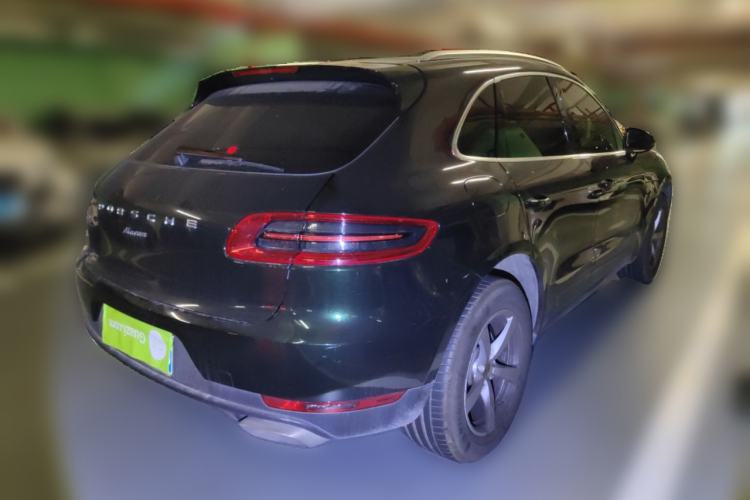 Used Porsche Macan 2017 Macan 2.0T Rear Right 45 Deg
