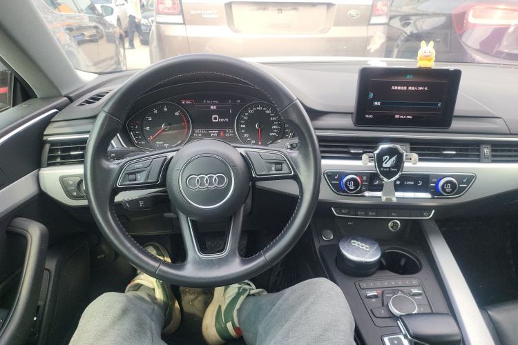 Used Audi A5 2019 Coupe 40 TFSI Fashion Edition China V Emission Standard Steering Wheel