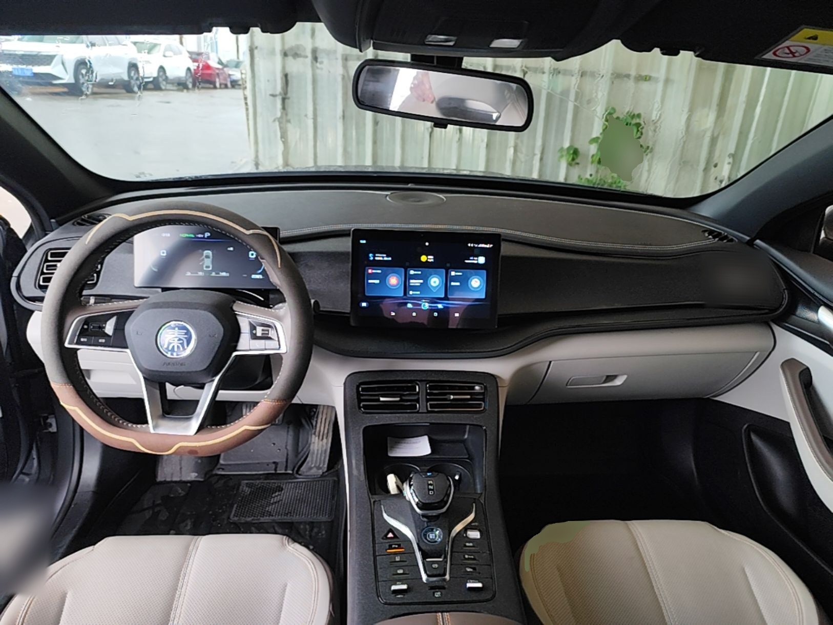 BYD Qin PLUS 2023 Champion Edition DM-i 55KM Leading Model — снимка 12