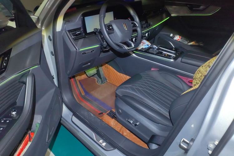 Used Hongqi HS5 2023 2.0T Four-Wheel Drive Flagship Pro Edition Driver Seat