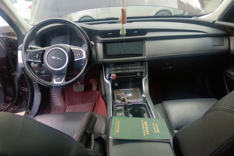 Used Jaguar XFL 2018 XFL 2.0T 250 PS Premium Edition
