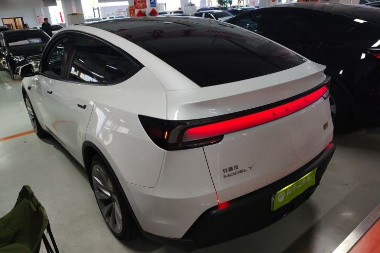 Used Tesla Model Y 2025 Rear-Wheel Drive First Edition
