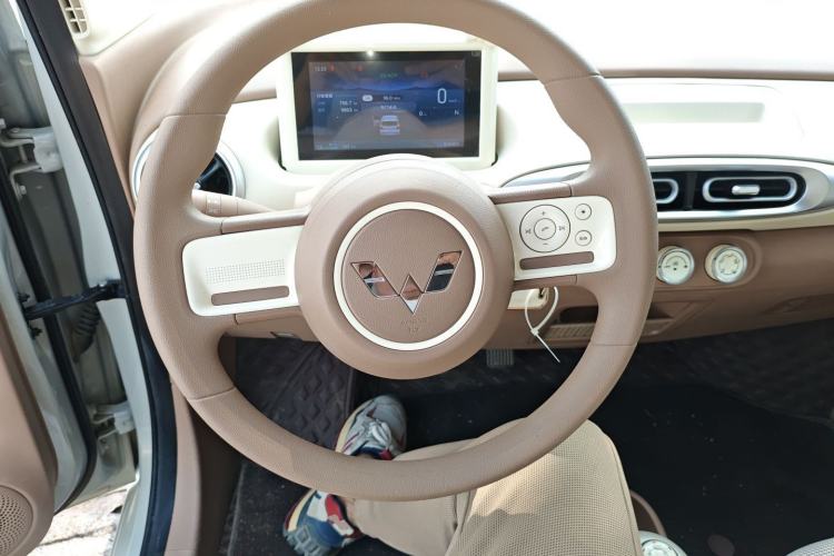 Used Wuling Hongguang MINIEV 2025 Four-Door Version Advanced Edition Steering Wheel