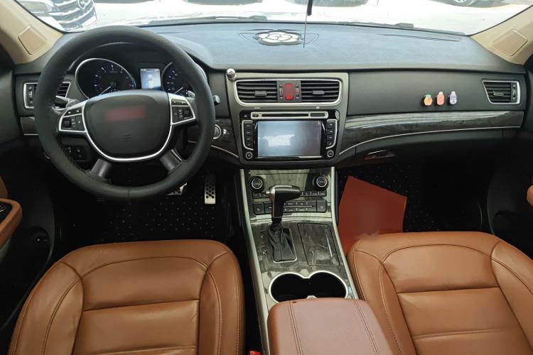 Used Haval H8 2015 2.0T Two-Wheel-Drive Luxury Version Center Console