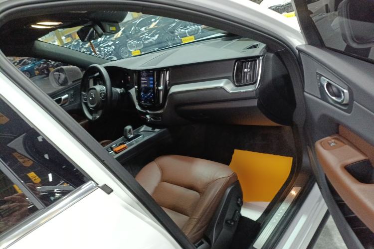 Used Volvo XC60 2024 B5 4x4 Smart Luxury Edition