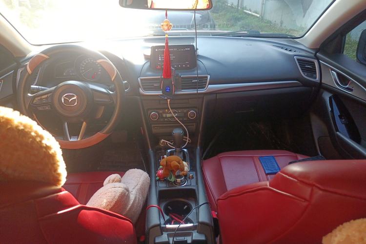 Used Mazda 3 Axela 2019 Cloud-Controlled Sedan 1.5L Automatic Luxury Model China VI Standard