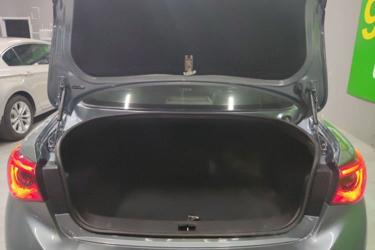 Used Infiniti Q50 2014 3.7L Comfort Edition Trunk