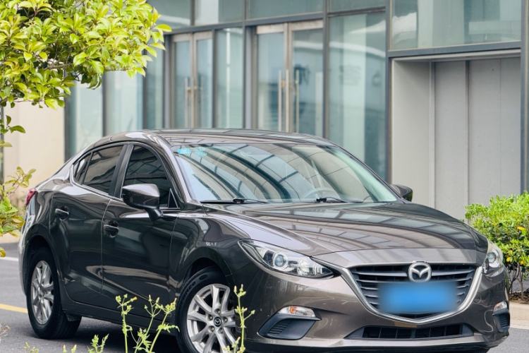 Used Mazda 3 Axela 2014 Sedan 1.5L Manual Comfort Model
