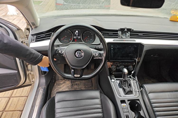 Used Volkswagen Magotan 2019 330TSI DSG Leading Edition China V Standard