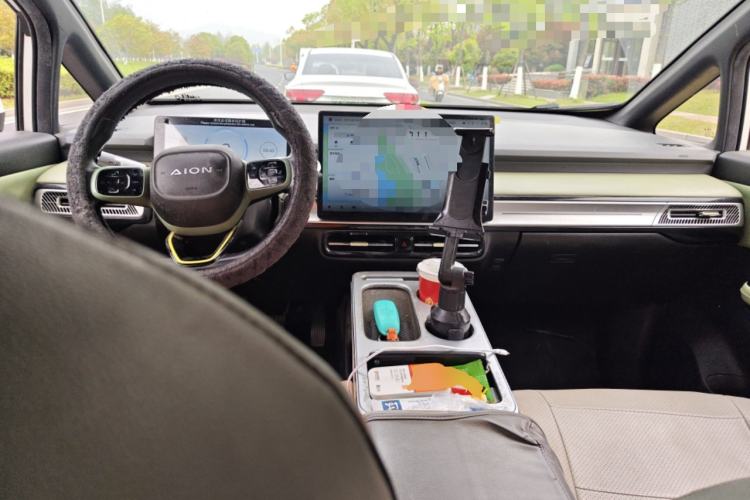 Used AION Y 2022 Plus 80 Smart Edition Center Console