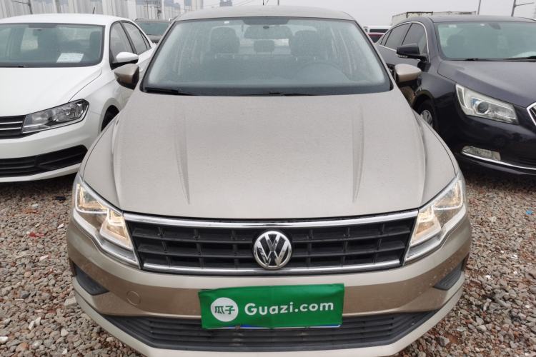 Used Volkswagen Jetta 2017 1.4L Manual Fashion Edition Front