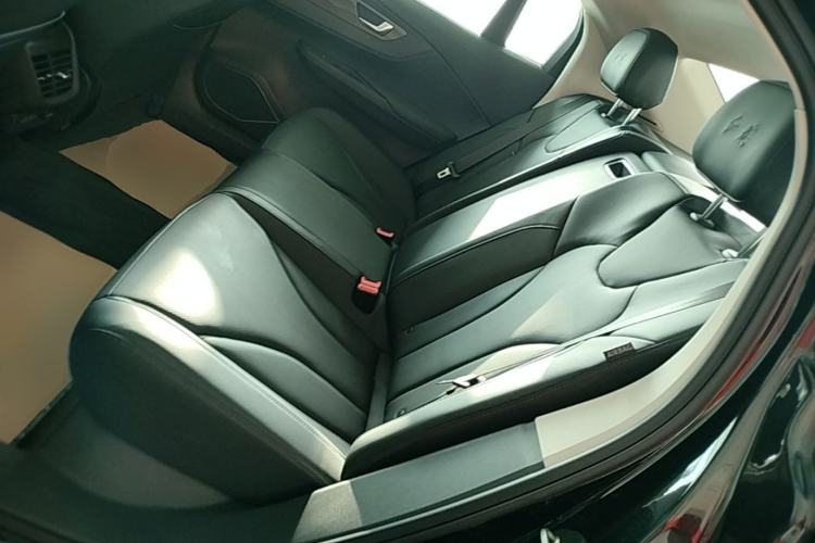 Used Hongqi E-QM5 2022 431 km Charge & Enjoy Edition
