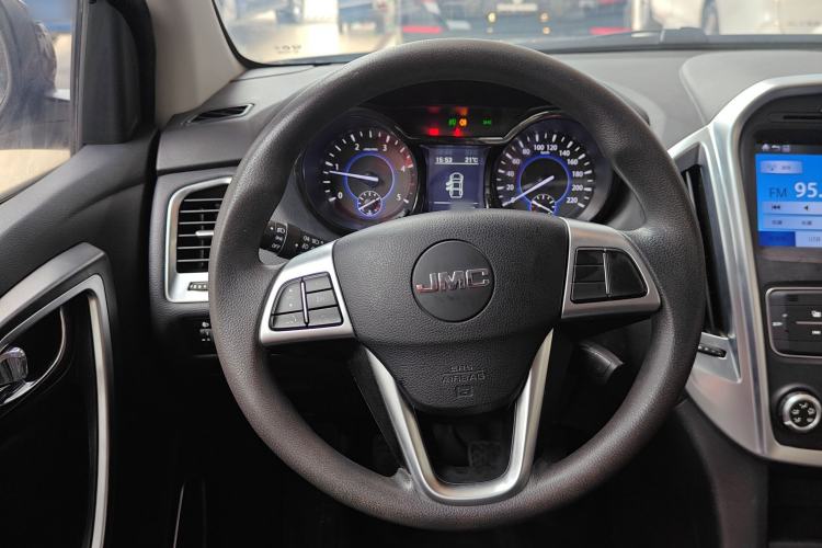 Used JMC Yuhu 3 2018 2.5T Diesel Two-Wheel Drive Advanced Version Standard Wheelbase