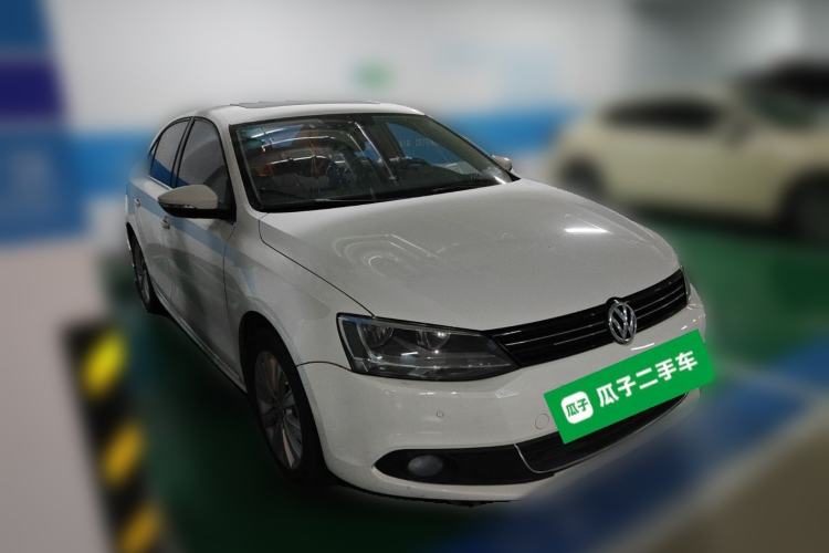 Used Volkswagen Sagitar 2014 1.4TSI Automatic Luxury Model Front Right 45 Deg