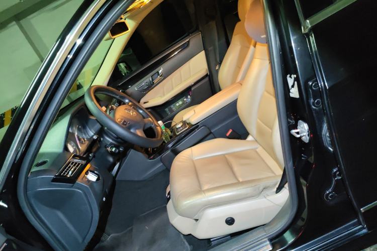 Used Mercedes-Benz E-Class 2010 E 300 L Fashion Model