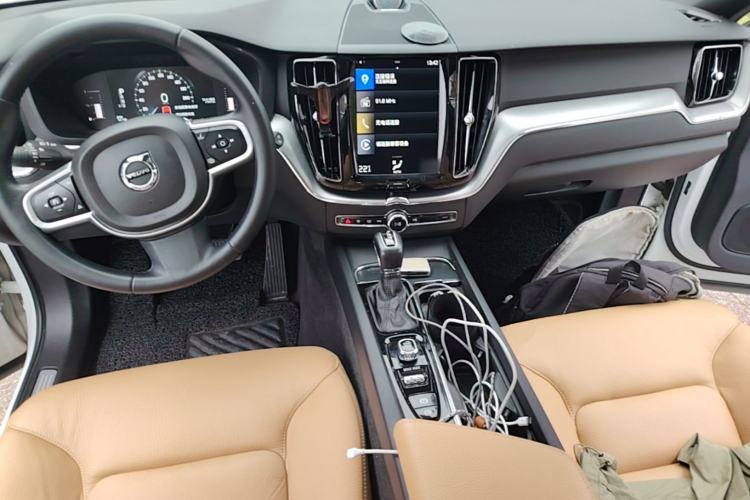 Used Volvo XC60 2019 T5 4x4 Smart Edition China V Standard
