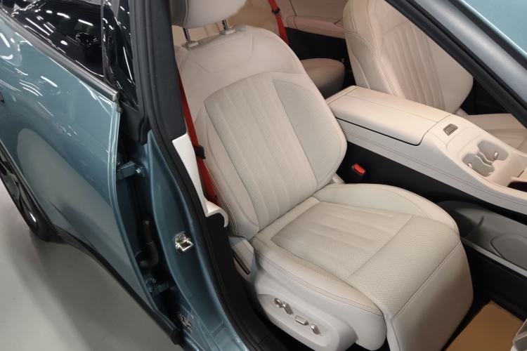 Used ONVO L60 2024 60 kWh Rear-Drive Version