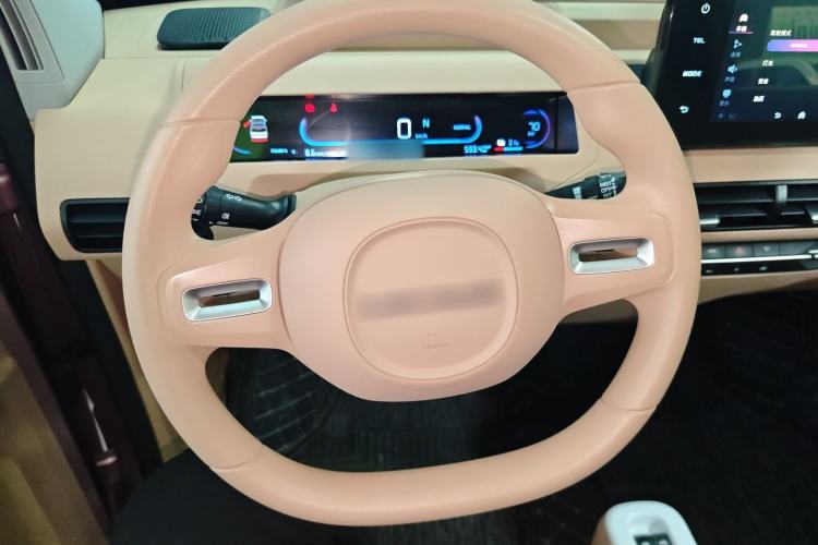 Used Geely Galaxy Panda 2023 Panda Mini 200km Endurance Bear Steering Wheel