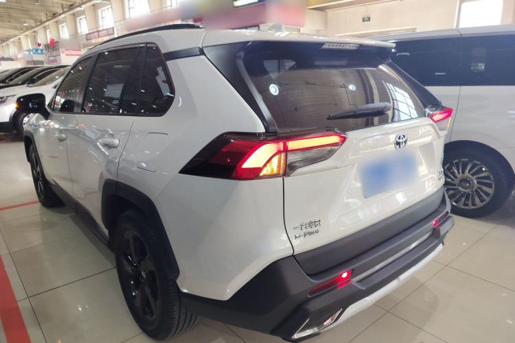 Used Toyota RAV4 2020 Dual-Engine 2.5L E-CVT 4x4 Elite PLUS Edition