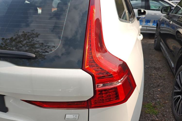 Used Volvo XC60 New Energy 2024 T8 Plug-in Hybrid Long-Range All-Wheel Drive Smart Luxury Edition Right Rear Taillight