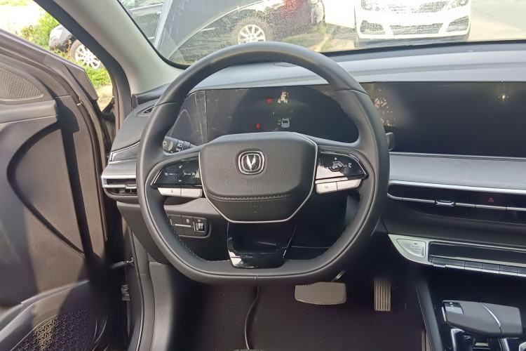 Used CHANGAN Eado 2023 Changan Edition PLUS Blue Whale NE 1.4T GDI DCT Prestige Version Steering Wheel