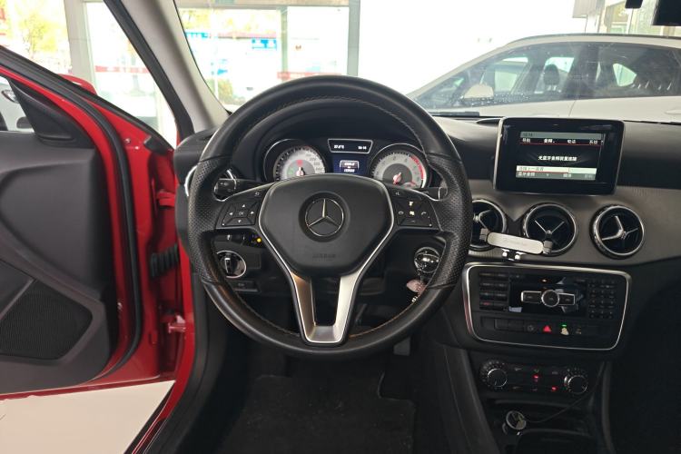 Used Mercedes-Benz GLA 2015 GLA 200 Fashion Model Steering Wheel