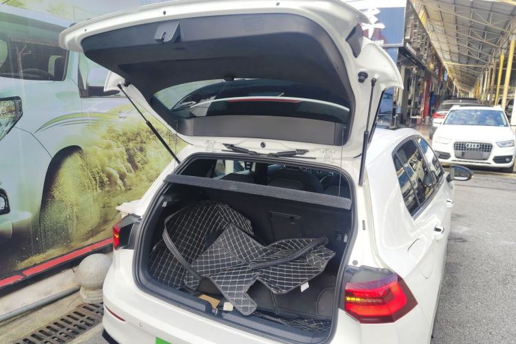 Used Volkswagen Golf 2023 Facelift 280TSI DSG R-Line Lite
